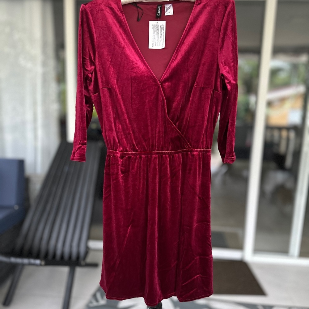 H&M Red Sheath Dress V-Neck 3/4 Sleeve